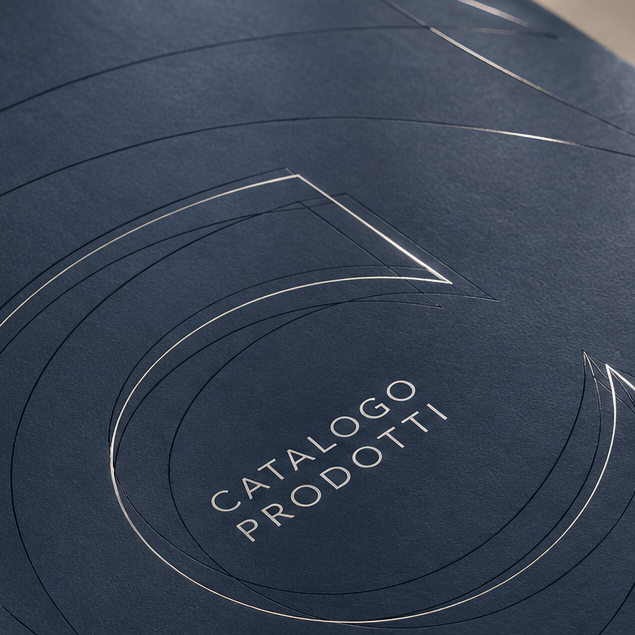 Dettaglio della copertina blu del Catalogo prodotti Campari